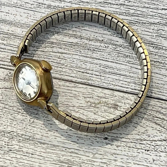 Vintage TIMEX Women’s Watch Gold Tone Stretch Band Needs Batteries Not Tested - Picture 9 of 9